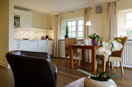 Wohn-/Essbereich im Appartementhaus Lüüvhoog auf Sylt