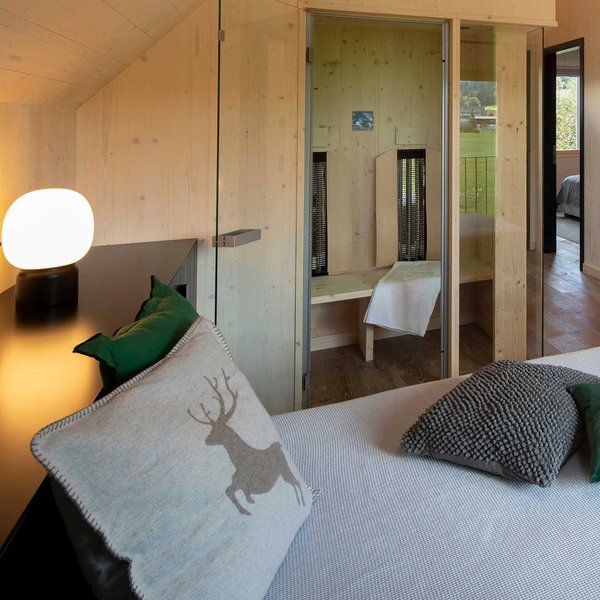 Blick in die Infrarot-Sauna im Appartement im Schwarzwald