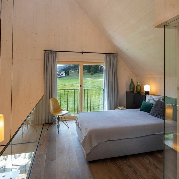 Daybed, Leuchten und Infrarotsauna im Engel-Chalet Gemütliches Daybed neben der Infrarotsauna im Engel-Chalet