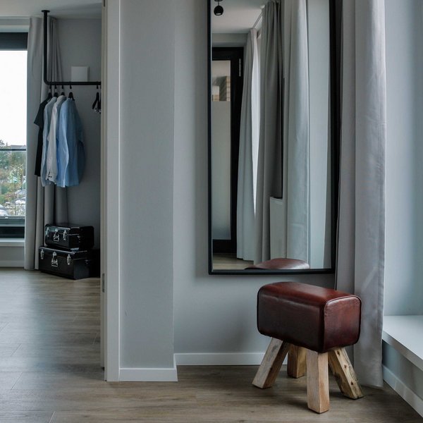 Garderobe mit Spiegel im Bett & Bude Sylt